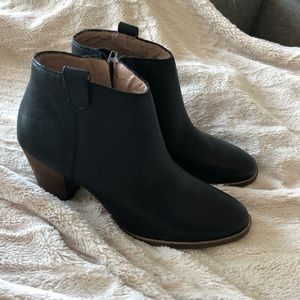 MADEWELL Leather Side Tab Booties